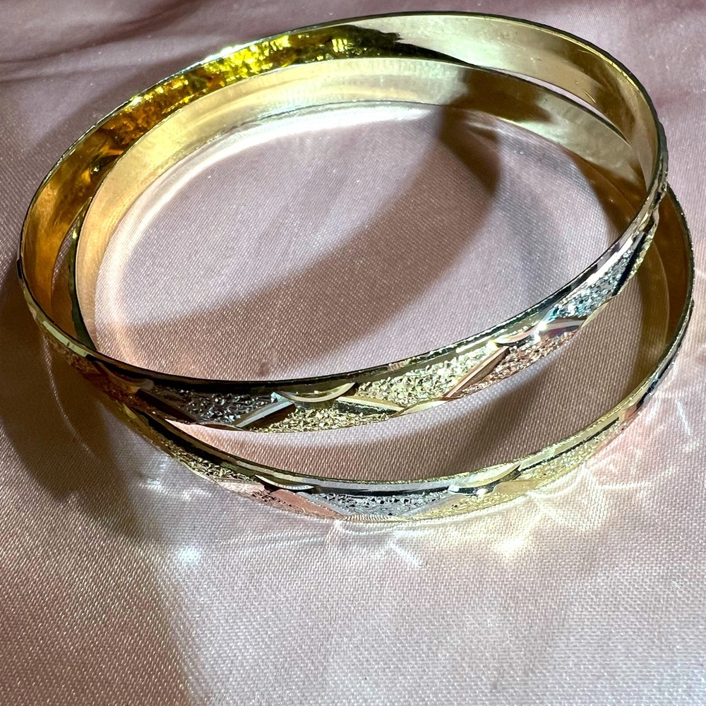 Gold plated “Indian” bangles size small 💎